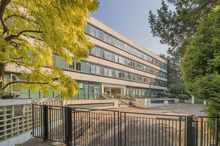 2 Bedroom Flat To Rent In Brunswick Road, London, W5