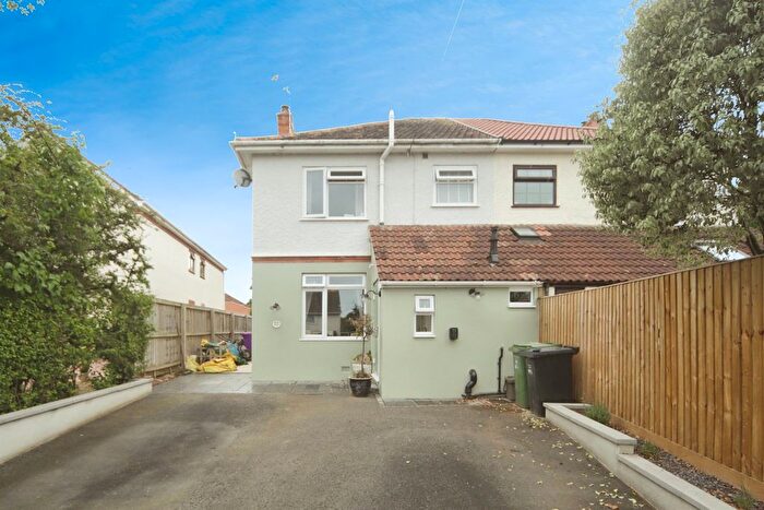 3 Bedroom Semi-Detached House For Sale In Stoke Road, Taunton, TA1