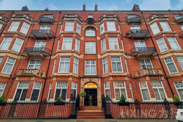 3 Bedroom Flat To Rent In Montagu Mansion, London, W1U