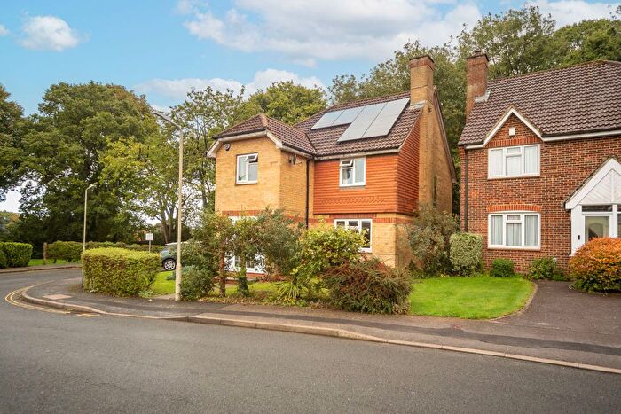 4 Bedroom Detached House For Sale In Roman Close, Chatham, ME5