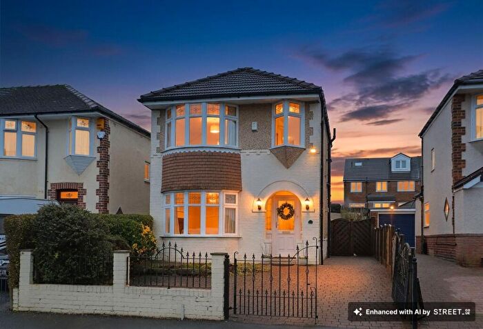 3 Bedroom Detached House For Sale In Gleadless Drive, Sheffield, S12