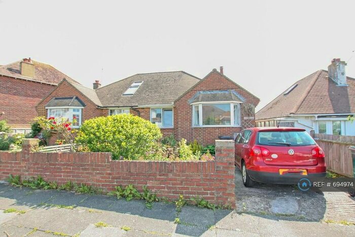 2 Bedroom Bungalow To Rent In Farm Hill, Brighton, BN2