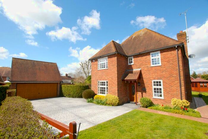 5 Bedroom Detached House For Sale In The Orchids, Canterbury Road, CT18