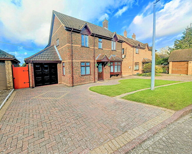4 Bedroom Detached House For Sale In The Grange Lower Caldecote Biggleswade, SG18