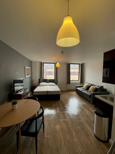 Studio To Rent In Moorfields, Liverpool, Merseyside, L2