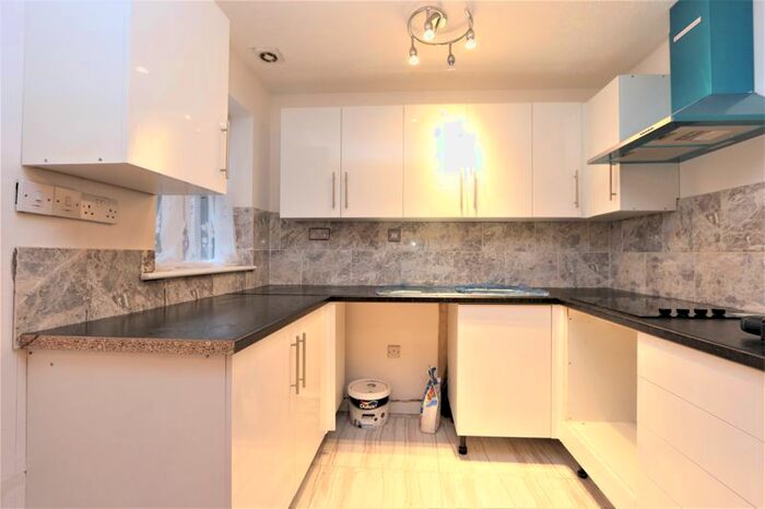 2 Bedroom Flat To Rent In Somerset Gardens, Creighton Road, London N17
