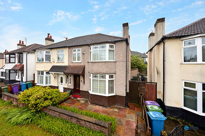 3 Bedroom Semi Detached House For Sale In Woolton Road, Wavertree, L15