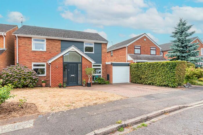 4 Bedroom Detached House To Rent In Kingfisher Court, Twyford, RG10