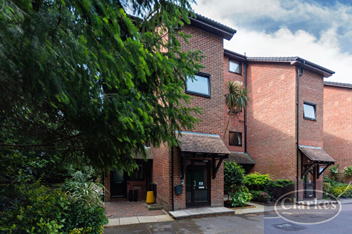 2 Bedroom Maisonette For Sale In Kilbride, Poole, Dorset, BH13