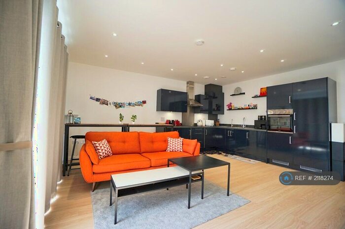 2 Bedroom Flat To Rent In Chalk Pit House, Greenhithe, DA9