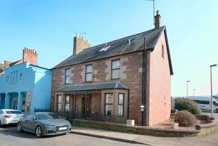 7 Bedroom Detached House For Sale In High Street, Laurencekirk, AB30