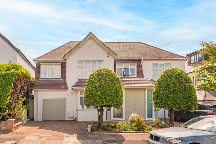 6 Bedroom Detached House To Rent In Orchard Avenue, Church End, London, N3