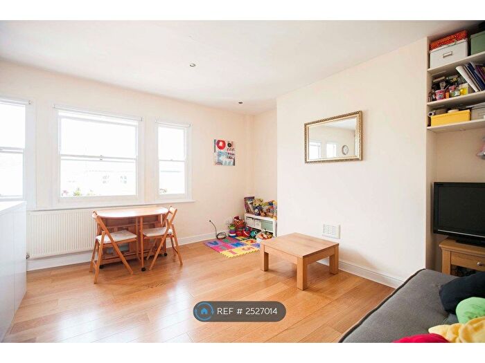 1 Bedroom Flat To Rent In Tufnell Park Road, London, N7
