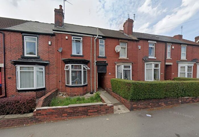 3 Bedroom Property To Rent In Bellhouse Road, Sheffield, S5