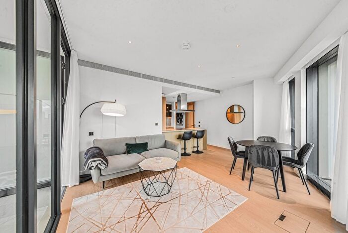 2 Bedroom Flat To Rent In Nine Elms Lane, London, SW8