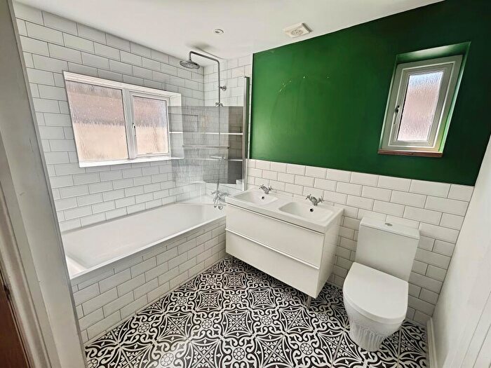 3 Bedroom Terraced House For Sale In Van Road, Caerphilly, CF83