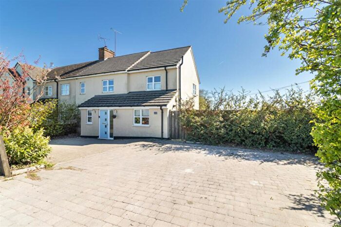 4 Bedroom Country House For Sale In Baldock Road, Buntingford, SG9