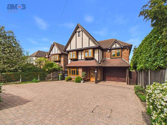 5 Bedroom Detached House For Sale In High Road, Hockley, Essex, SS5