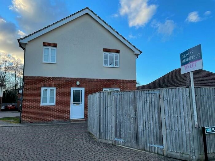 2 Bedroom Apartment To Rent In Prior Court, Didcot, OX11