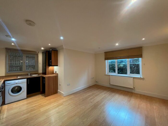 1 Bedroom Flat To Rent In Dale Road, Shirley, Southampton, SO16