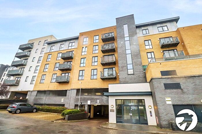 2 Bedroom Flat For Sale In Little Brights Road, Belvedere, DA17