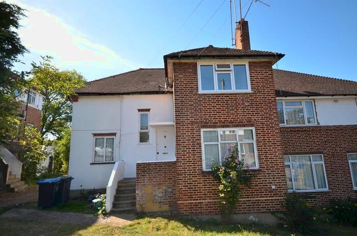 2 Bedroom Maisonette To Rent In Haydon Close, Kingsbury, NW9