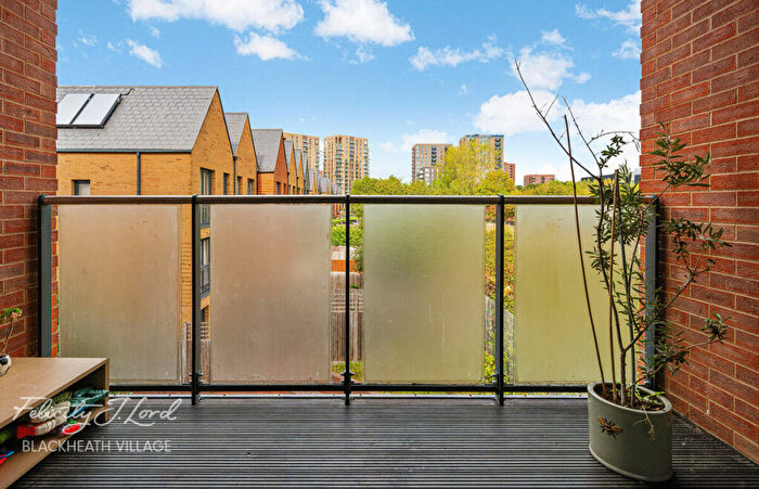 2 Bedroom Apartment For Sale In Lincoln House Boyd Way, London, SE3
