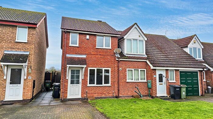 2 Bedroom Town House For Sale In Best Close, Wigston, LE18