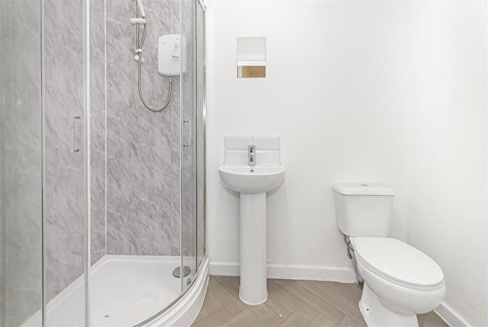 1 Bedroom Terraced House To Rent In Bridge Street, Shaw, Oldham, OL2