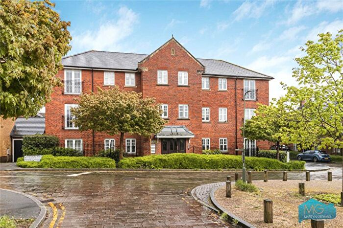 2 Bedroom Apartment For Sale In Seaton Square, London, NW7