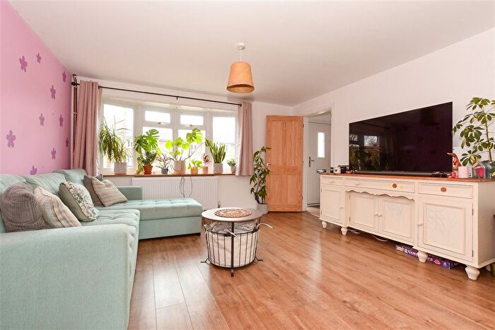 3 Bedroom End Terrace House For Sale In Tilers Way, Reigate, Surrey, RH2
