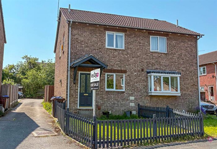 2 Bedroom Semi-Detached House For Sale In Thorpe Drive, Waterthorpe, Sheffield, S20