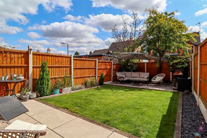 2 Bedroom Semi Detached House For Sale In Fanshaw Avenue, Eckington, Sheffield, S21