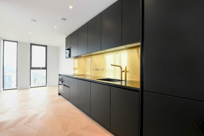 2 Bedroom Flat To Rent In Tidemill Square, London, SE10