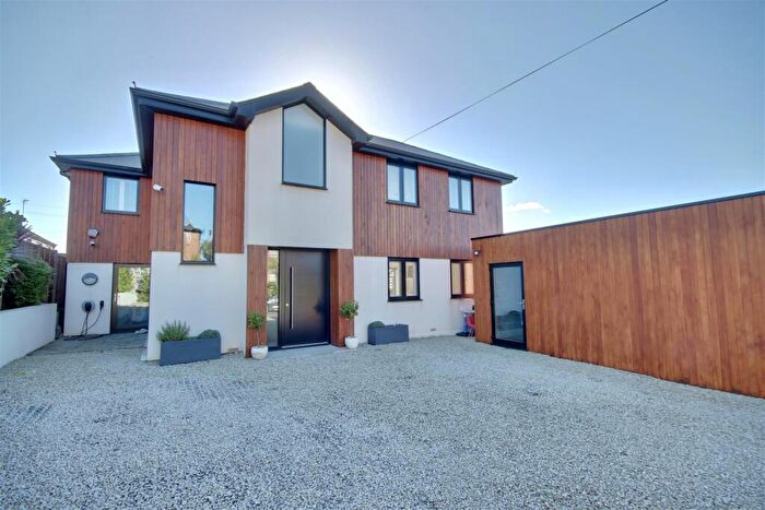 5 Bedroom Detached House For Sale In Beverley Grove, Drayton, PO6
