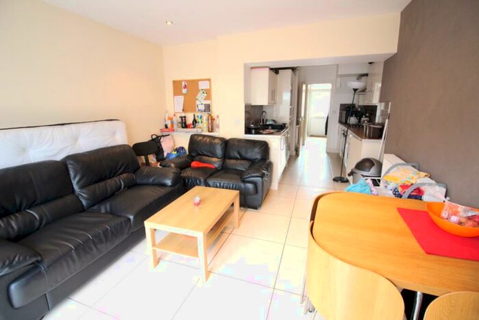 7 Bedroom Terraced House To Rent In Maindy Road, Cathays, CF24