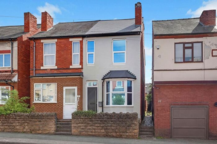 3 Bedroom Semi-detached House For Sale In Broomhill Road, Nottingham, NG6