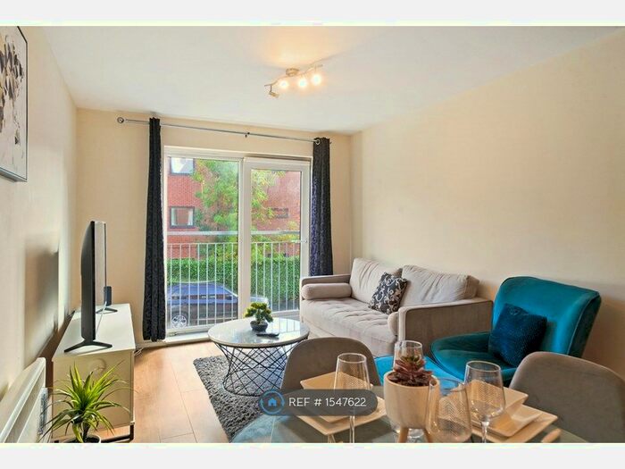 2 Bedroom Flat To Rent In Penstock Drive, Stoke-On-Trent, ST4