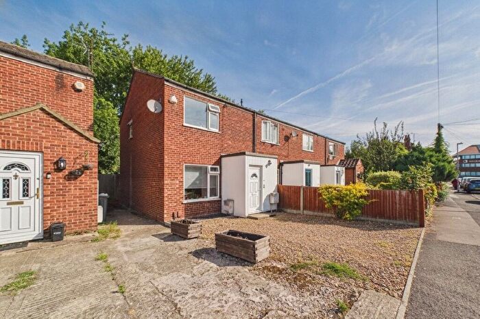 3 Bedroom Terraced House To Rent In Randolph Road, Reading, Berkshire, RG1