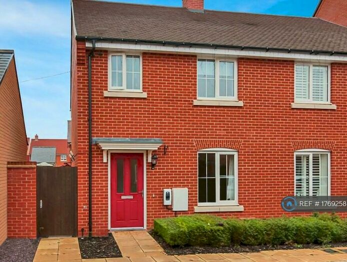 3 Bedroom Semi-Detached House To Rent In Comet Way, Aylesbury, HP18