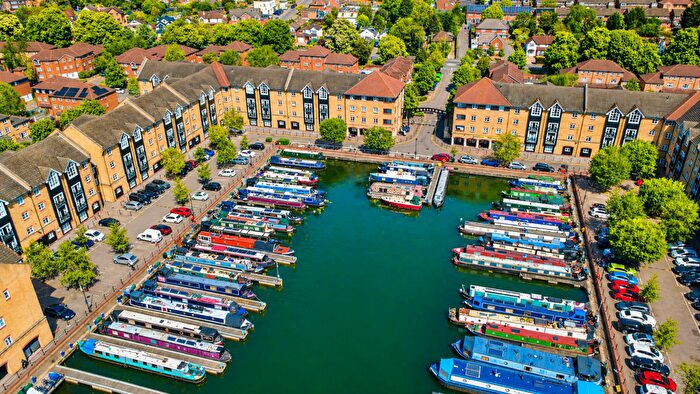 2 Bedroom Apartment For Sale In Stephenson Wharf, Apsley Lock, Hemel Hempstead, HP3