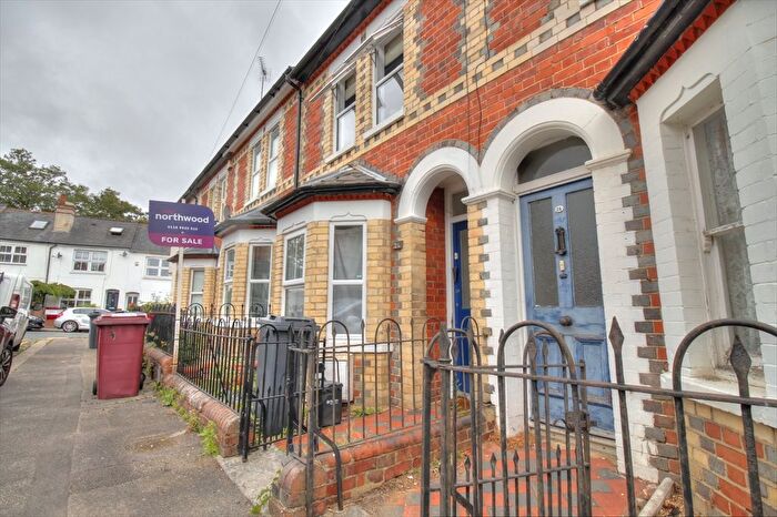 3 Bedroom Terraced House For Sale In Cardigan Gardens, Reading, RG1