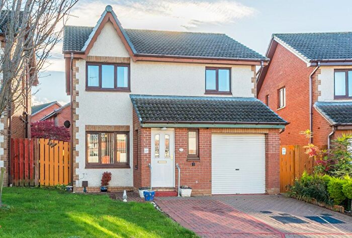 3 Bedroom Detached House For Sale In Guardwell Crescent, Edinburgh, EH17