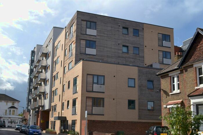 2 Bedroom Flat To Rent In Stanley Road, London, SW19