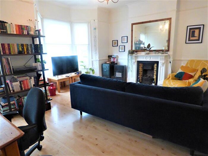 2 Bedroom Flat To Rent In Gabriel Street, SE23
