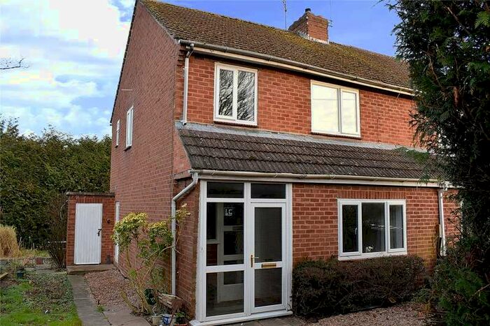 3 Bedroom Semi-Detached House To Rent In Whinfield Road, Worcester, WR3