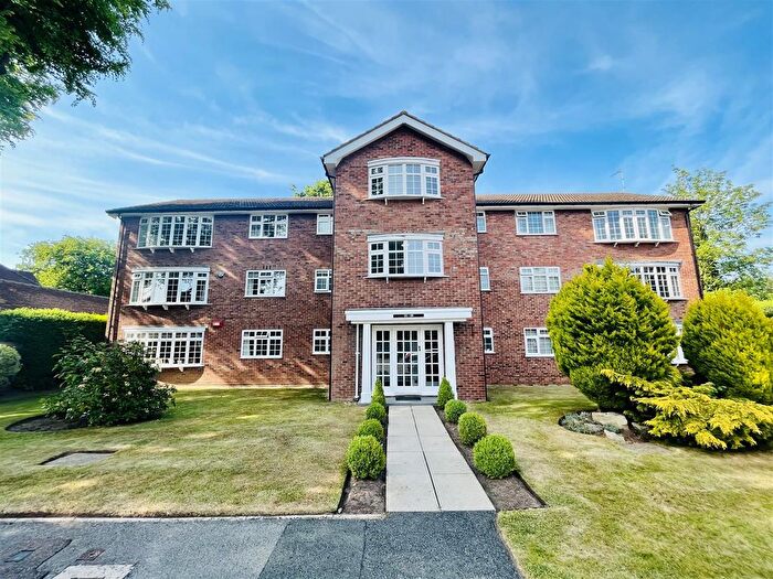 2 Bedroom Flat For Sale In South Downs Road, Hale, Altrincham, WA14