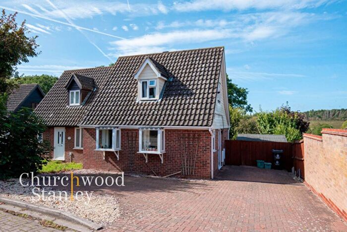 2 Bedroom Detached House For Sale In Hughes Stanton Way, Lawford, CO11