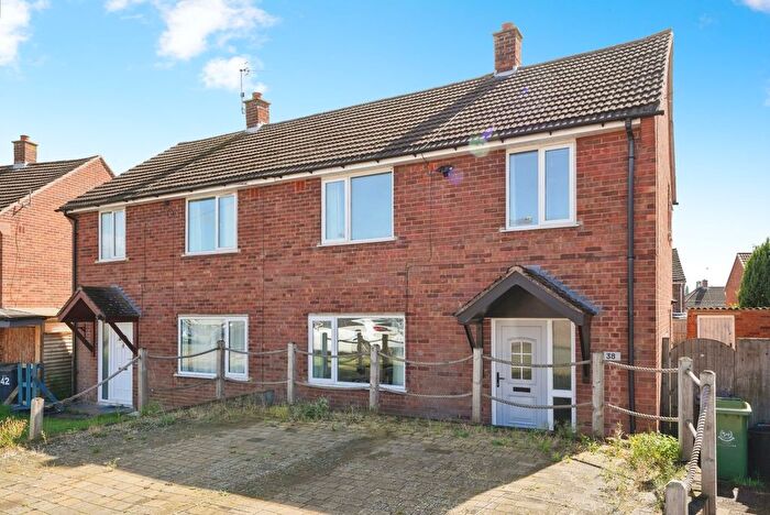 3 Bedroom Detached House For Sale In Essex Close, Worcester, Worcestershire, WR2