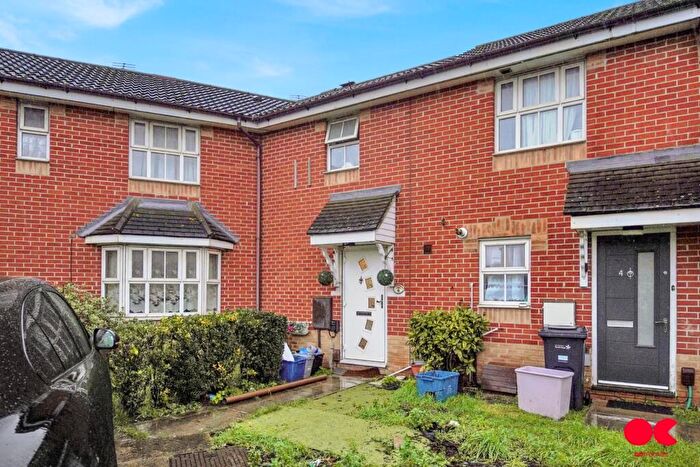 2 Bedroom House To Rent In Hyacinth Close, Ilford, IG1